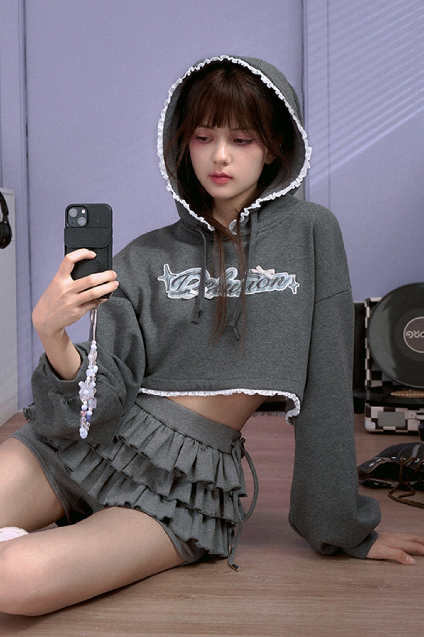 Fashionable Gray Hooded Sweatshirt