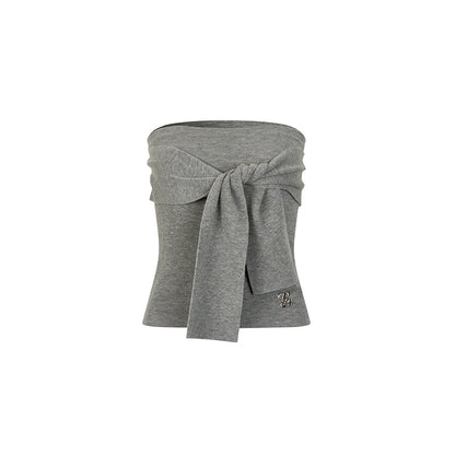 Versatile Wave-Edge Layered Base Top Set-Up