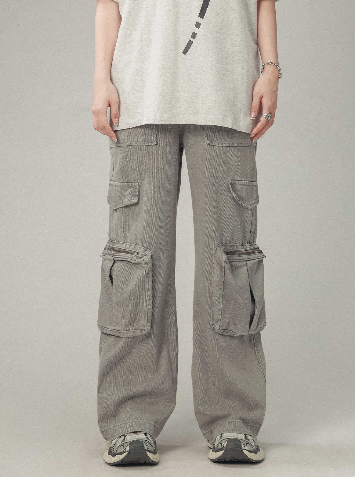 Multi-Pocket Grey Cargo Pant