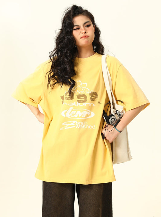 Gelbes T-Shirt mit Monogramm und kurzen Ärmeln