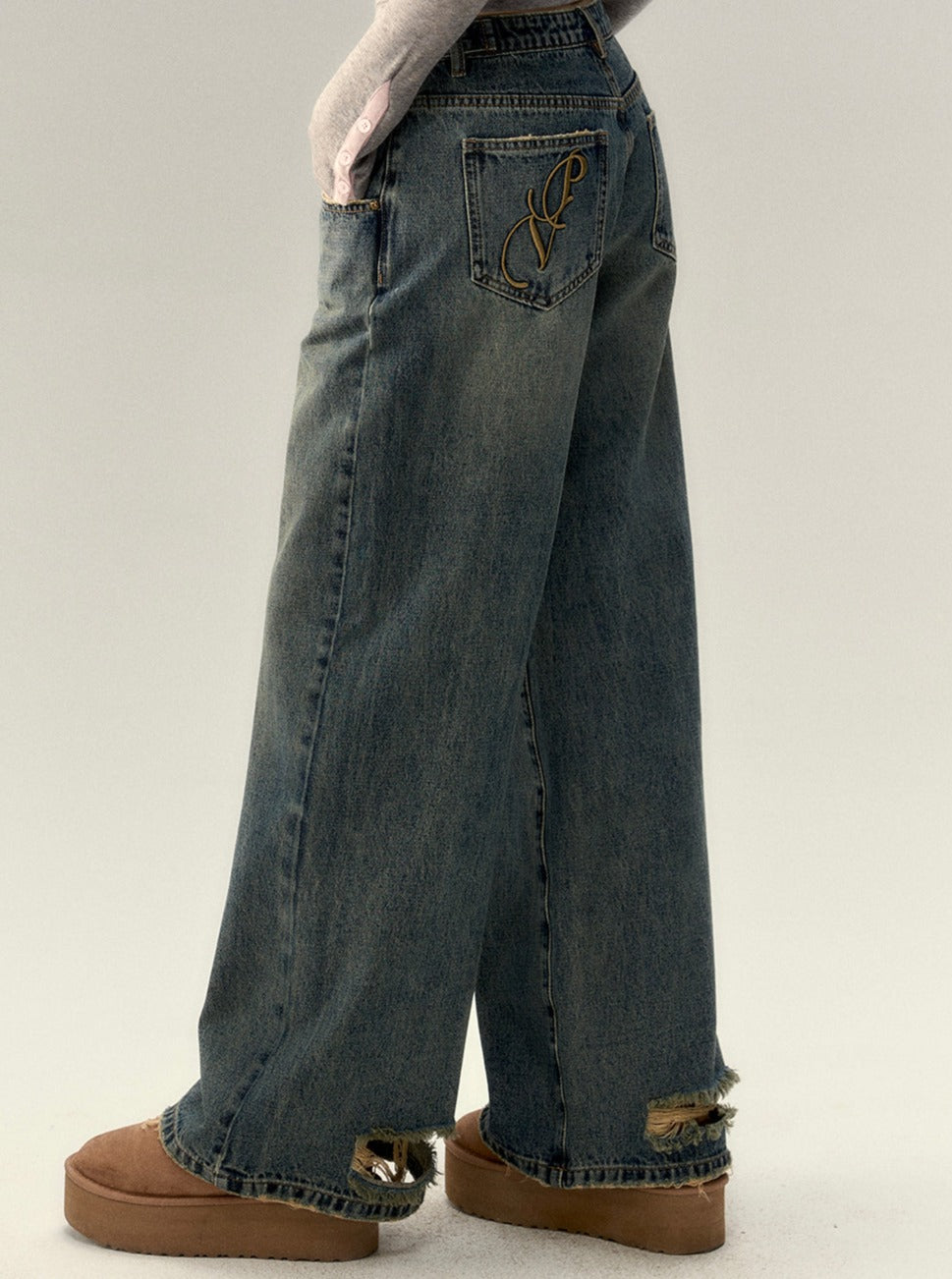 retro design straight studded jeans