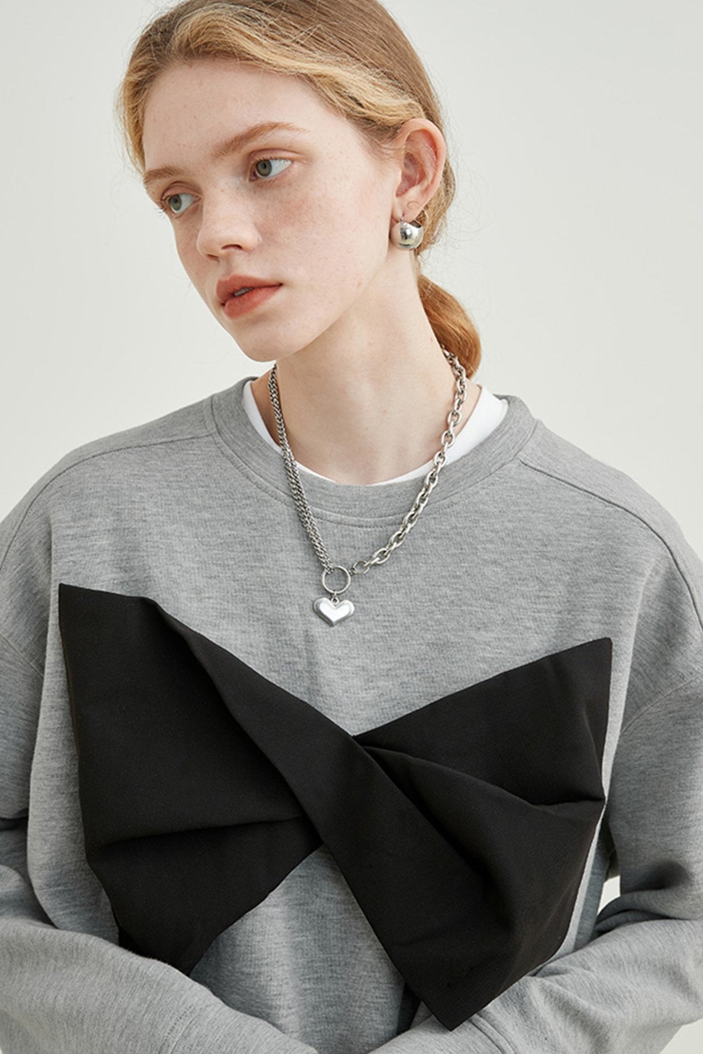 Gray Crew Neck Bow Sweatshirt