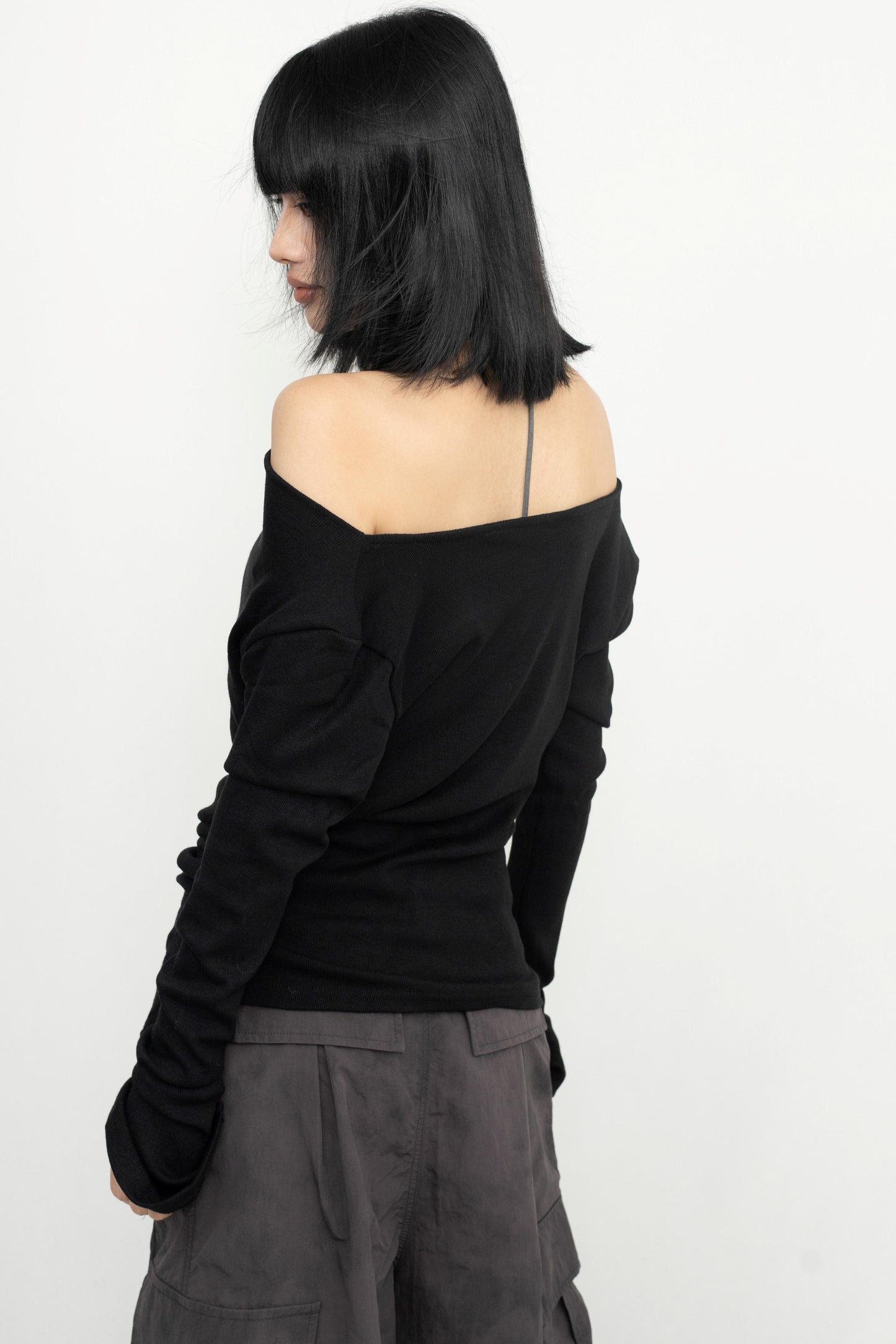 Simple Off-Shoulder Knit Shirt