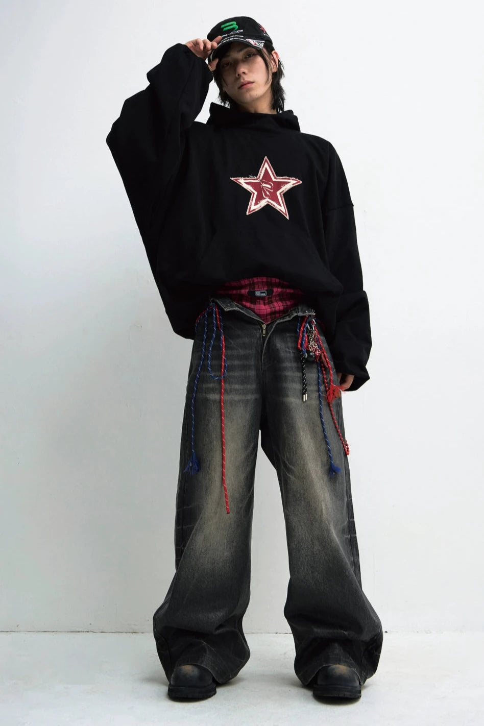 LOOSE BLACK STAR EMBROIDERED HOODIE TOP