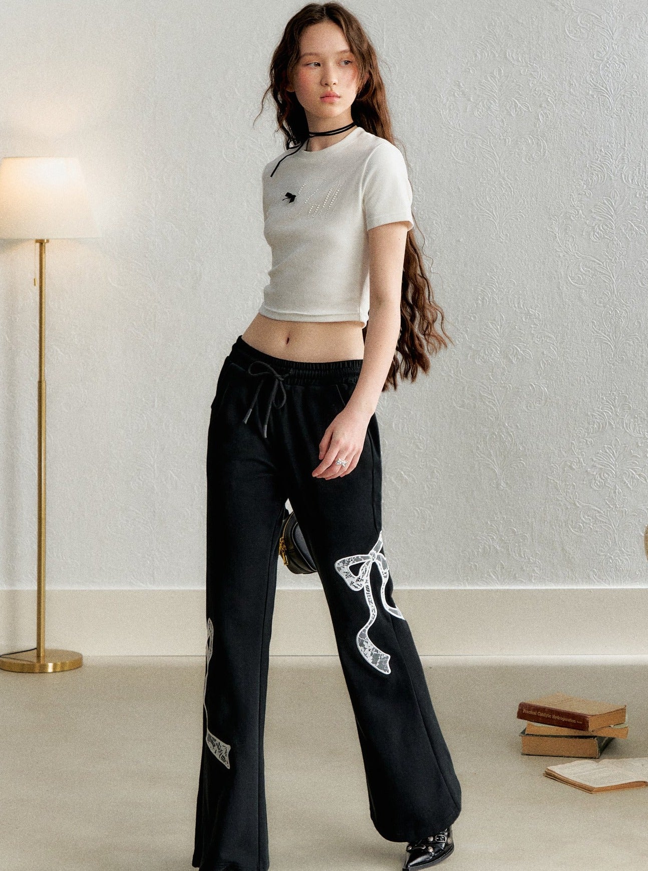 AYF Bogen Applikation bestickte Hose Retro Nischen-Design leicht ausgestellt faulen Stil dünne Freizeithose Frauen