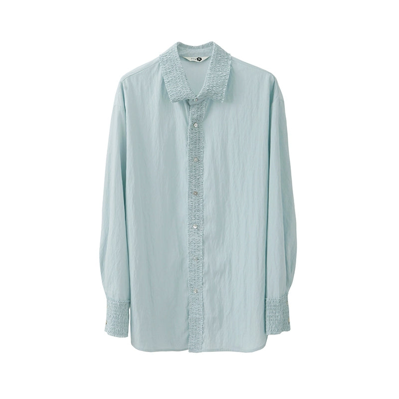 loose long-sleeved shirt