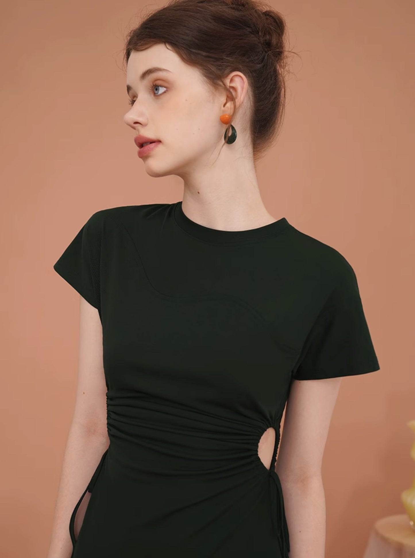 French high-waisted slim dress