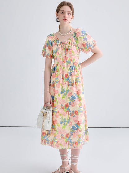 Langes Kleid mit floralem V-Ausschnitt
