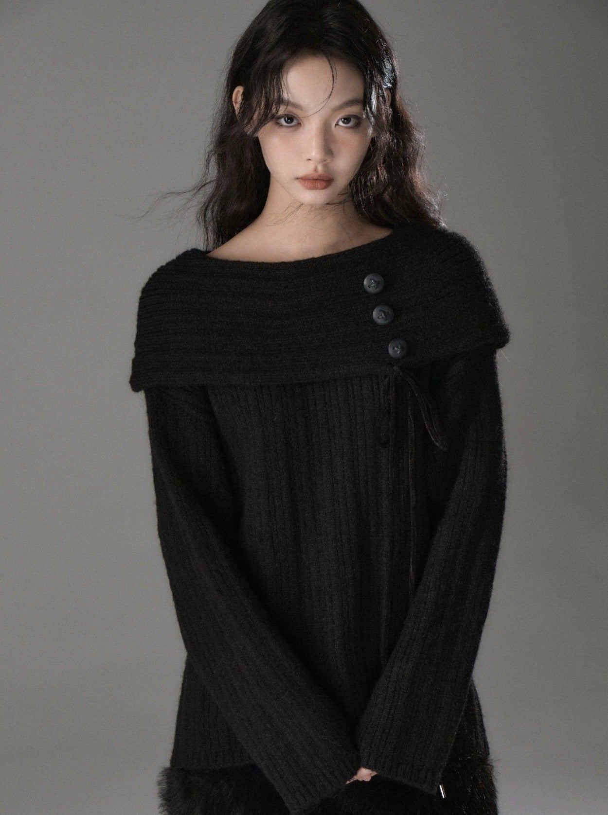 Straight Shoulder Design Sweater