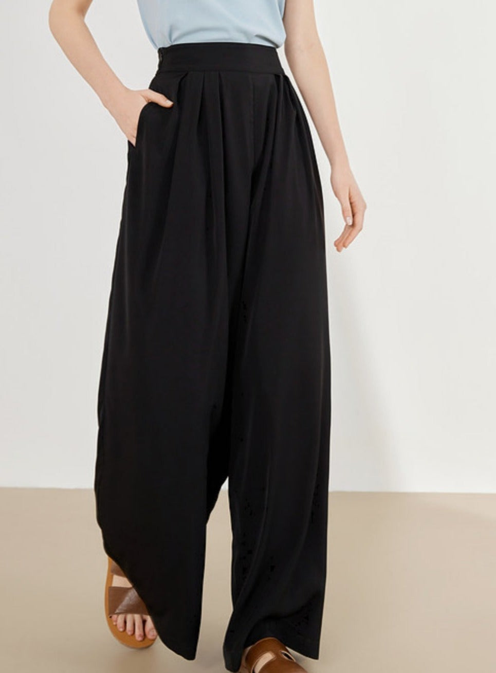 Relaxed Wide-Leg Casual Pants