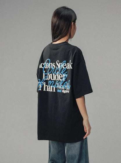 T-Shirt mit Rundhalsausschnitt und kontrastierendem Buchstabenaufdruck