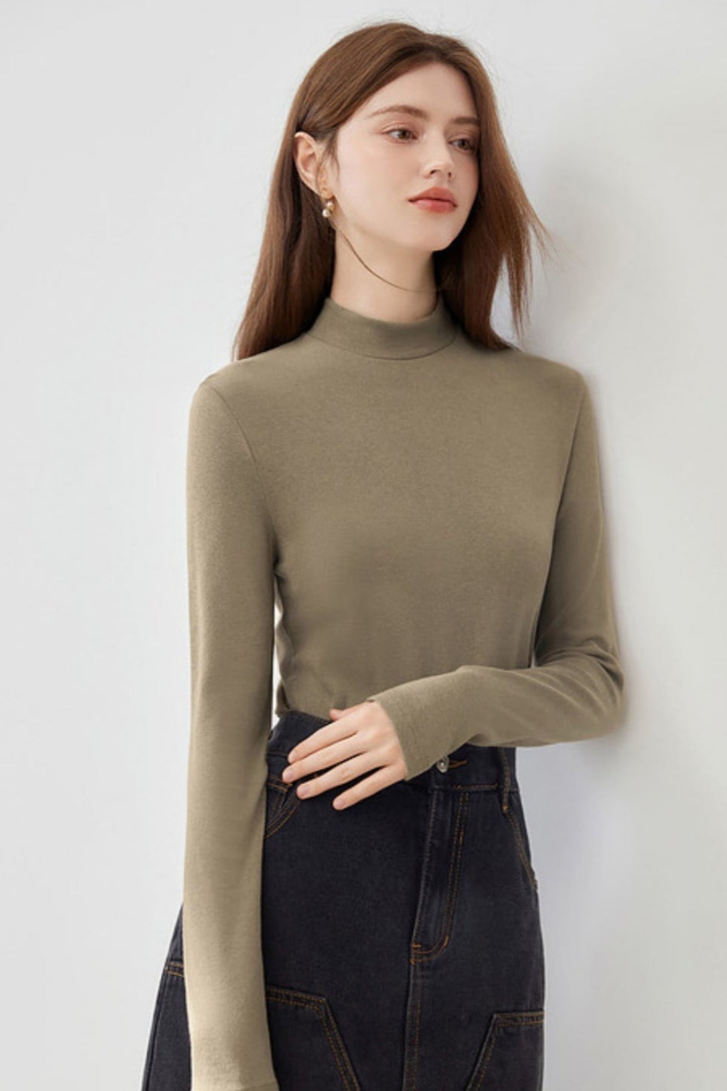 Semi-High Neck Knitted Base Shirt