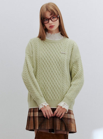 Round neck plain knitted sweater