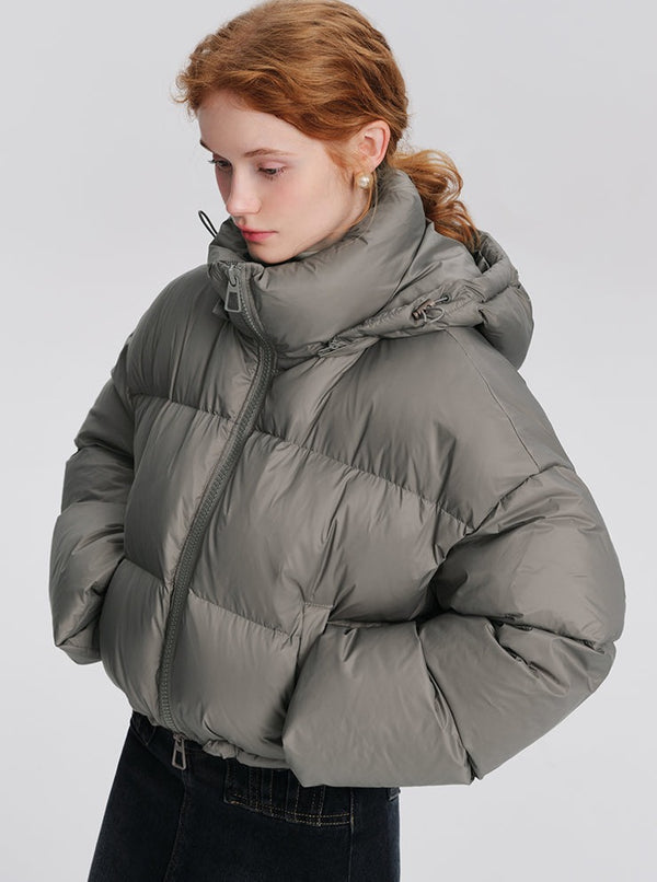 Small short hooded down jacket