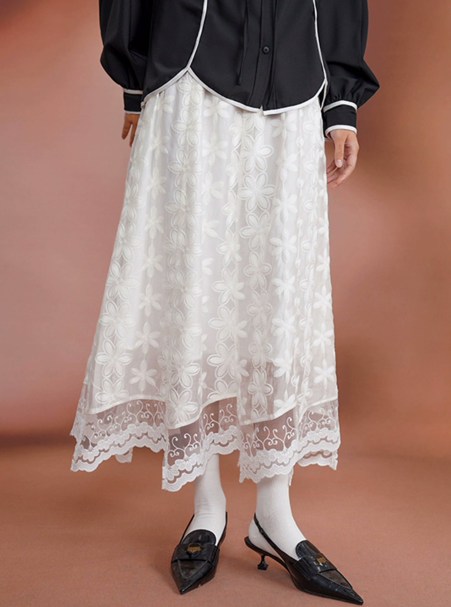 Curry Simple Lace White Skirt