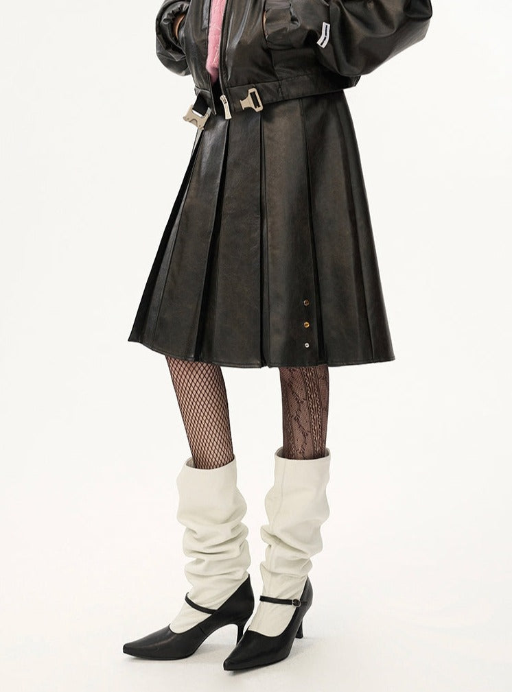 coat and pleated skirt Set-up