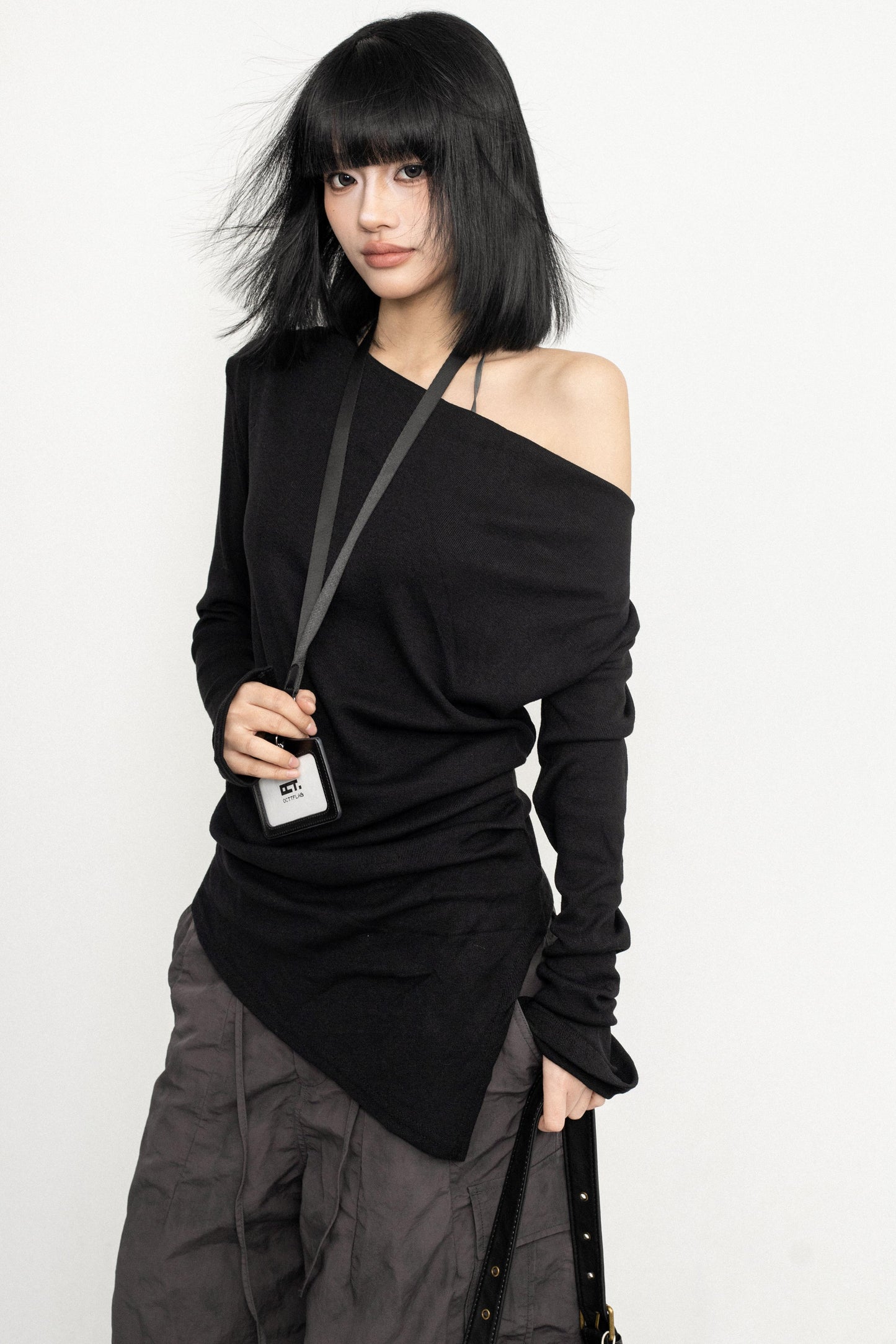 Simple Off-Shoulder Knit Shirt