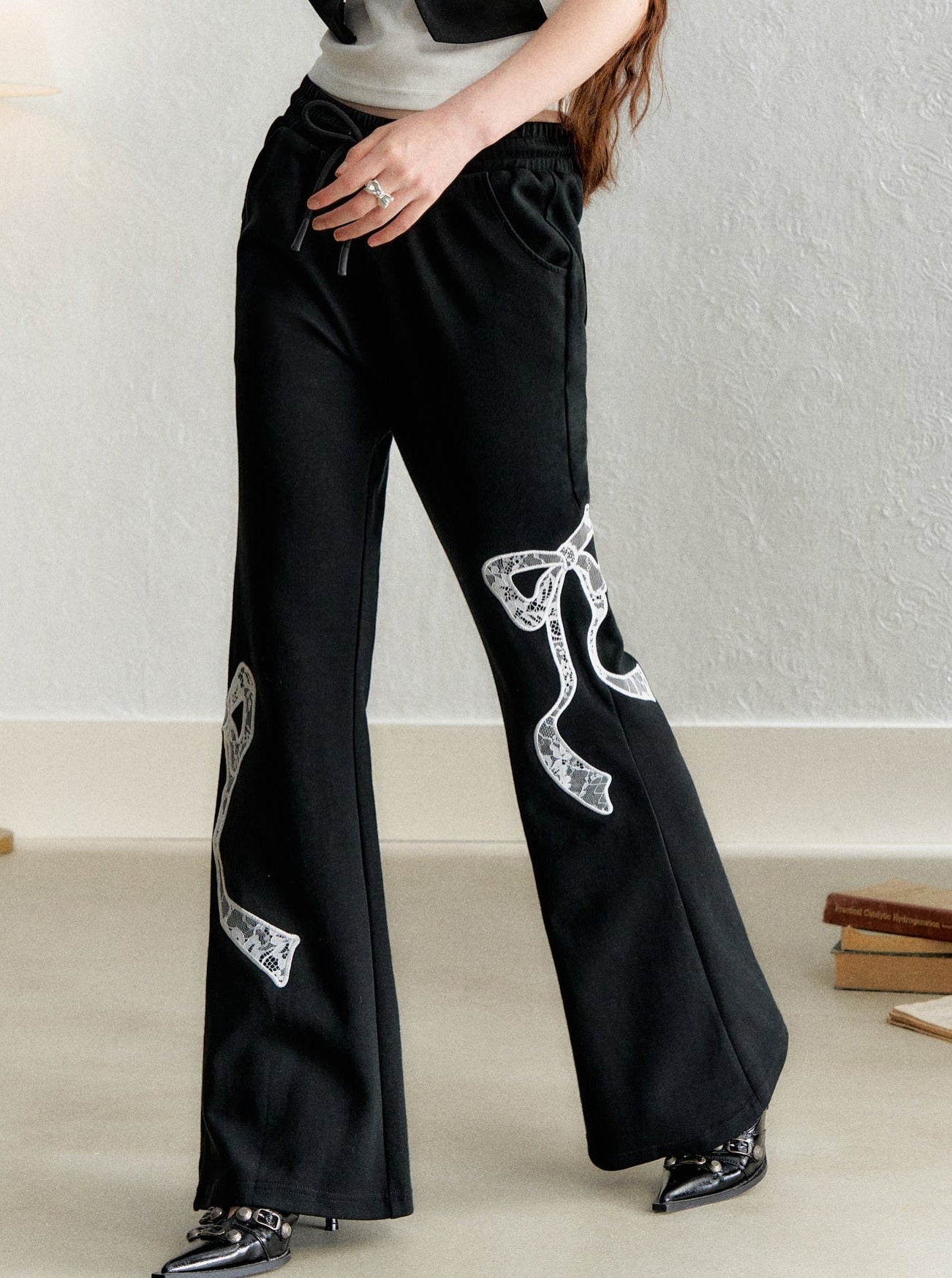 Retro Bow Appliqué Trousers