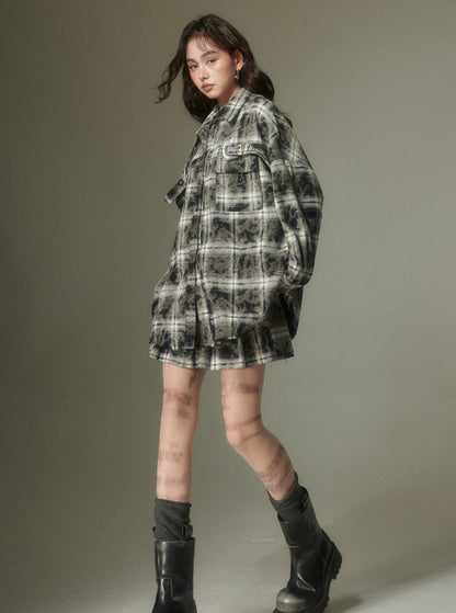 Contrast plaid shirt and pleated short skirt set