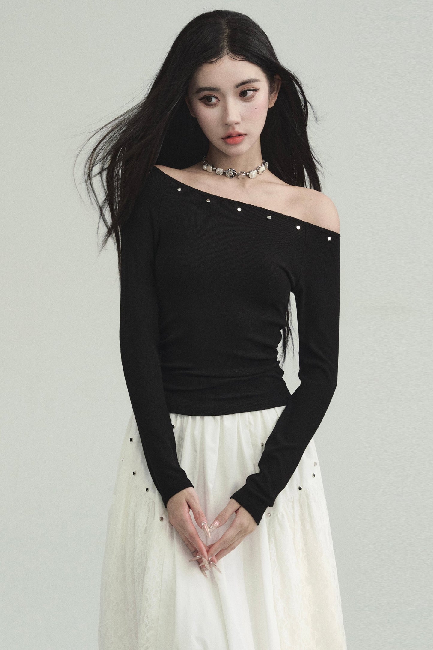 BLACK SLIM SHOULDER SKIRT SET-UP