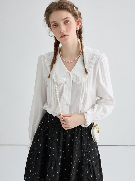 Age-Reducing Lace Doll Collar Shirt