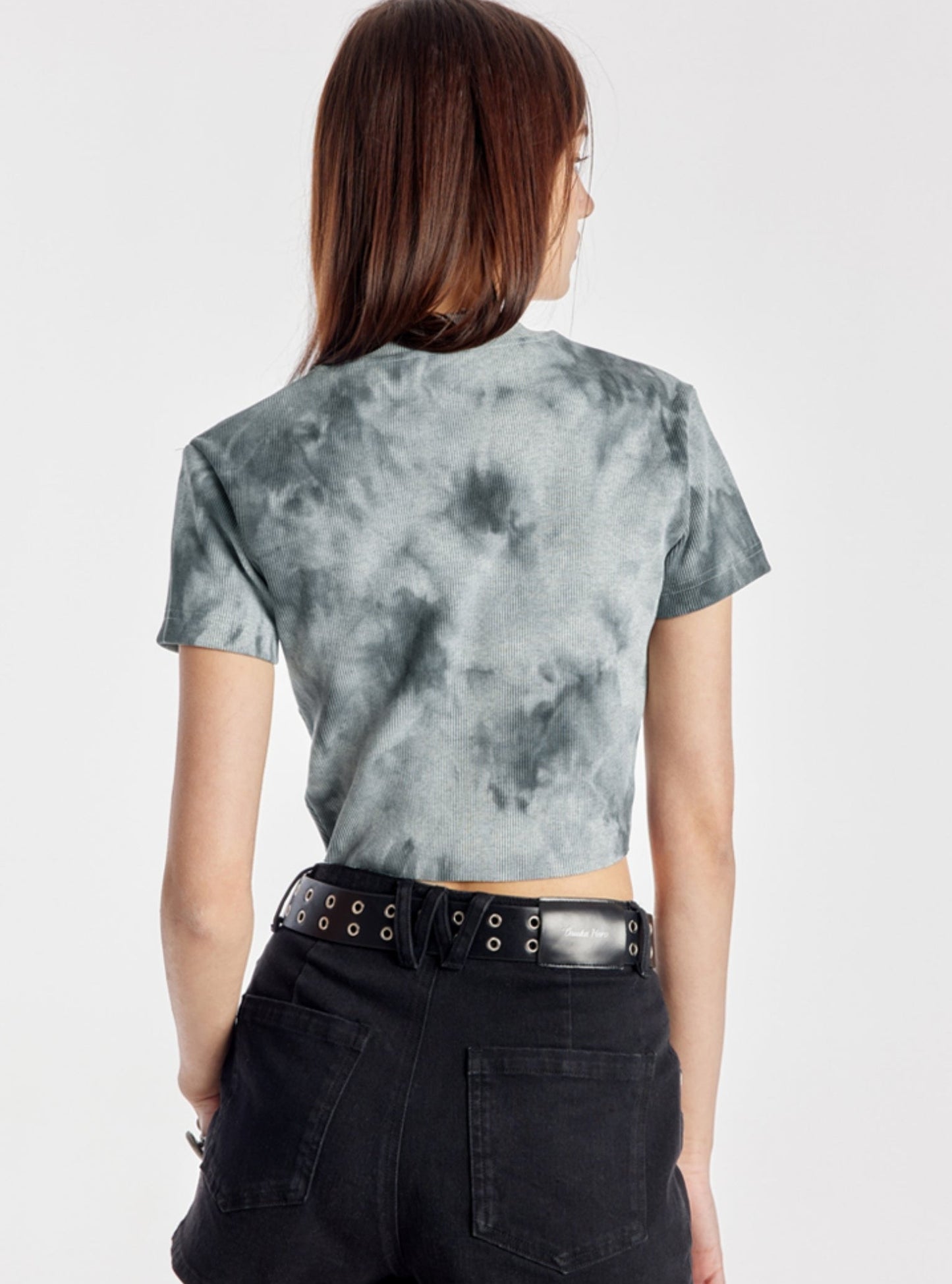 Vielseitiges dunkles Tie-Dye-Crop-Top