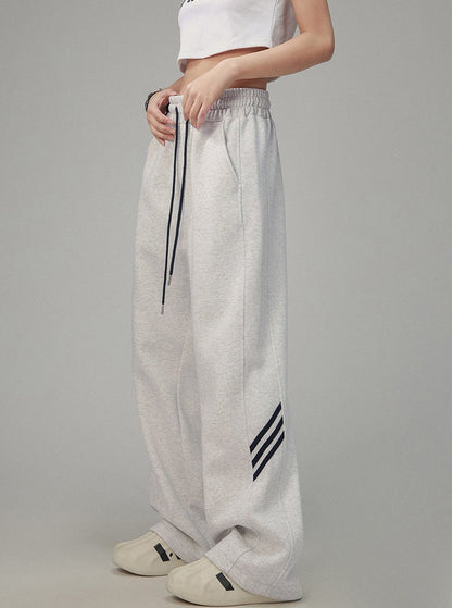 Gestreifte Freizeit-Sweatpants im Vintage-Look