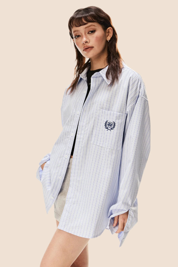 College-Stil gestreiftes Hemd 