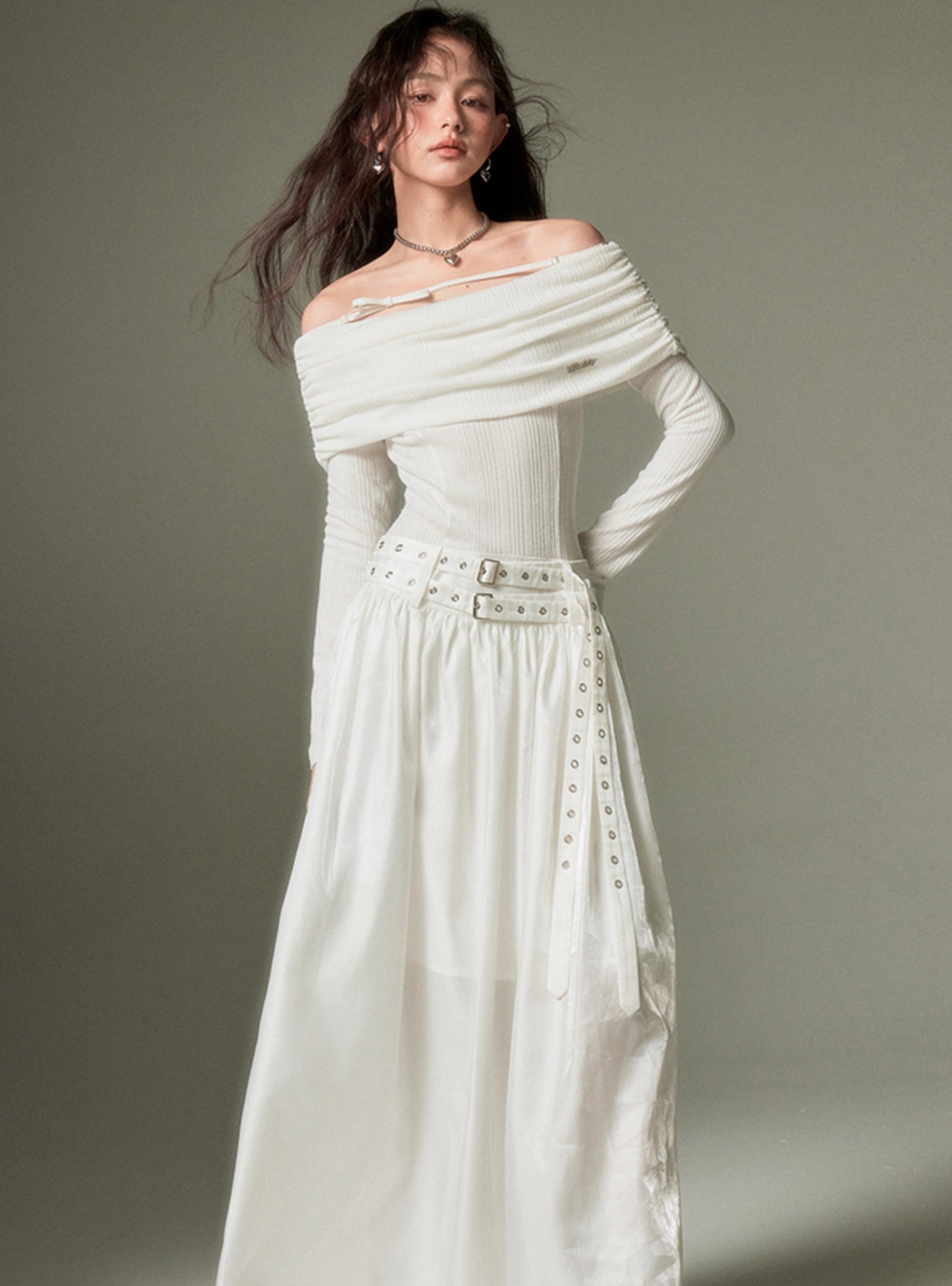 Long sleeves one-shoulder dress