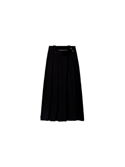 Pleated long skirt