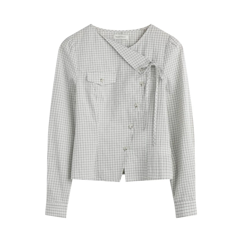 Anordnung aus diagonal kariertem Hemd und Blumenrock