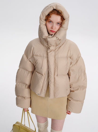 Short hooded down jacket