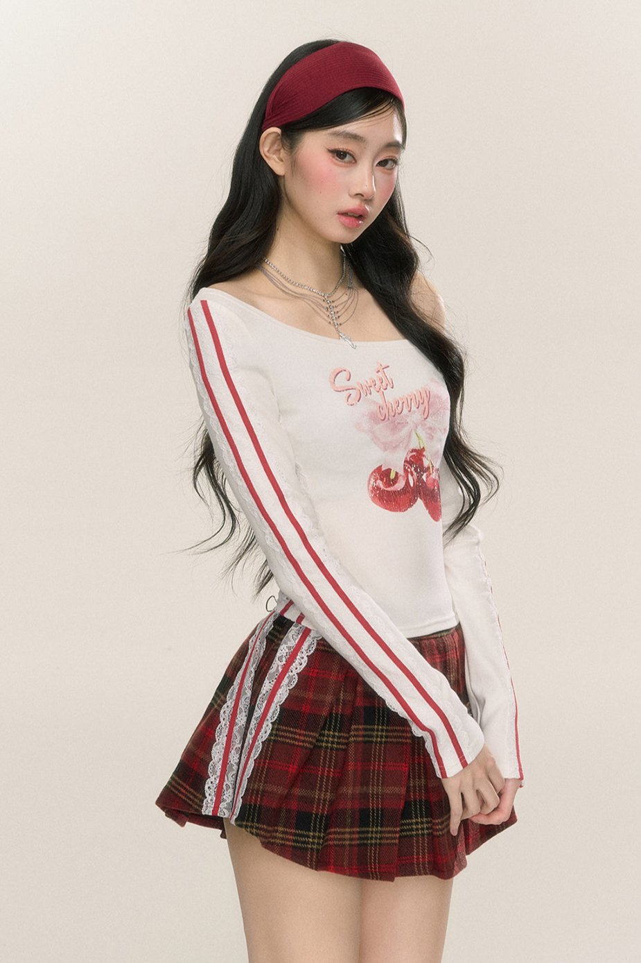 [On sale at 20 o'clock on September 26th] Less eye no cherry blossom sweet wine Long sleeves with slanted shoulders and thin bottom T-shirt for women in early autumn