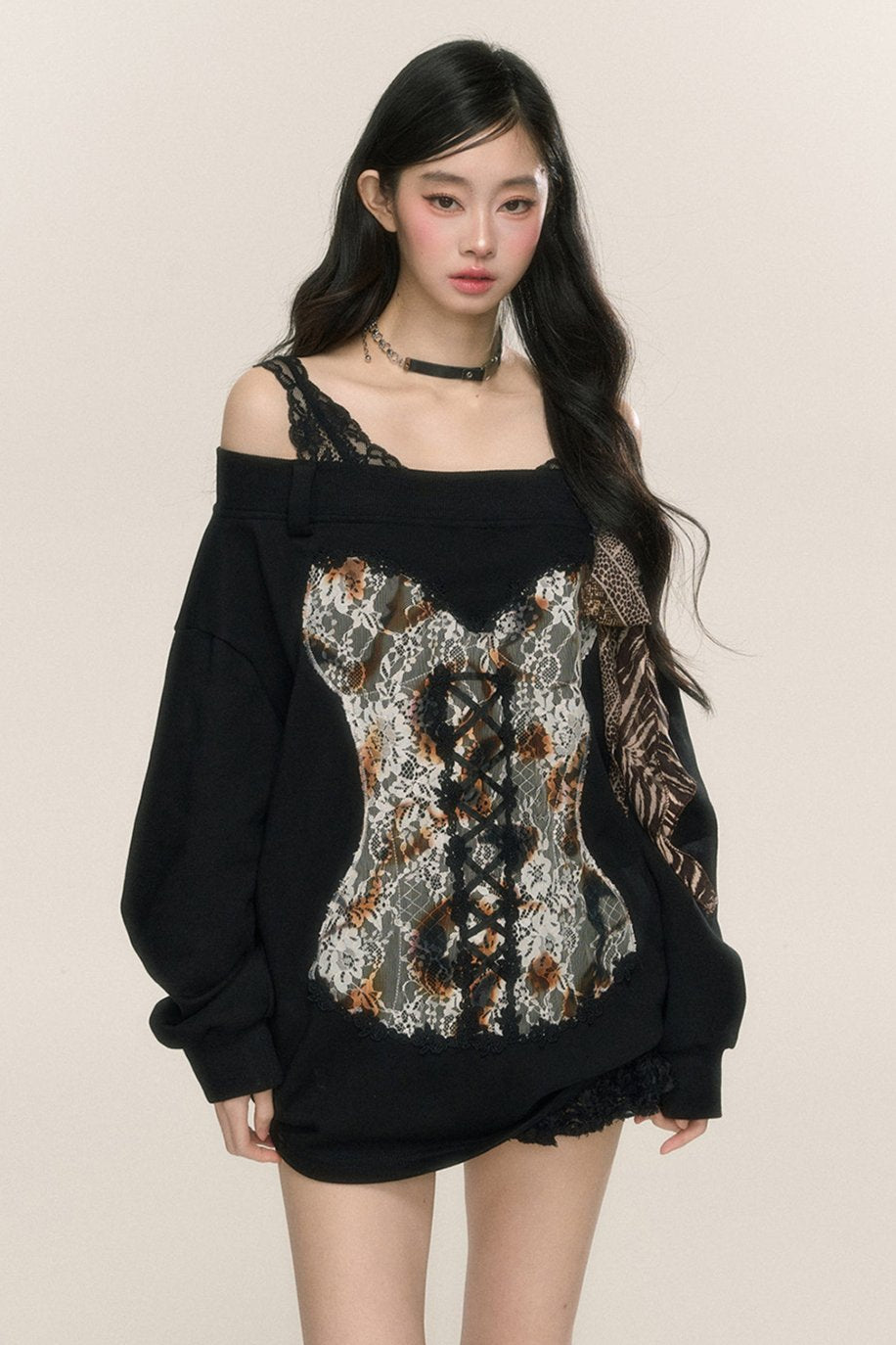 [On sale at 20 o'clock on September 26th] less also eye Paris Pictorial one-shoulder loose lace sweatshirt women's early autumn