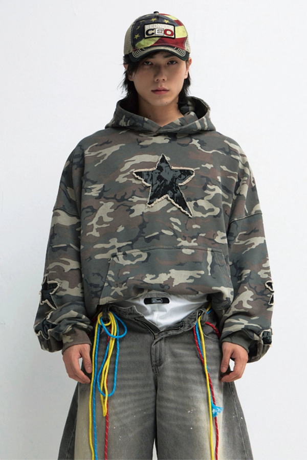 자수 장식 카모플라주 후드 스웨트셔츠 
