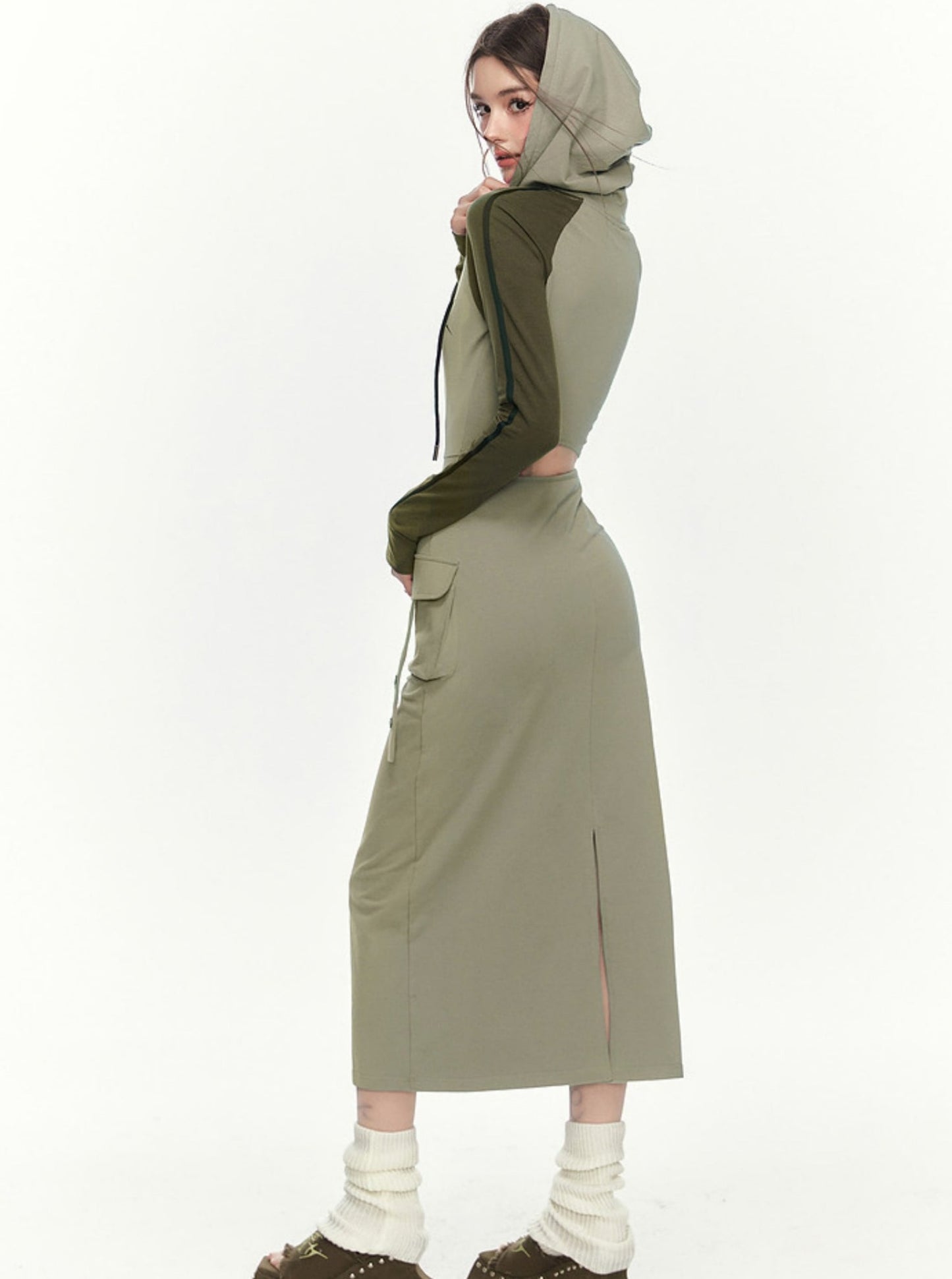 Mid-length cut-out back hooded long-sleeved dress