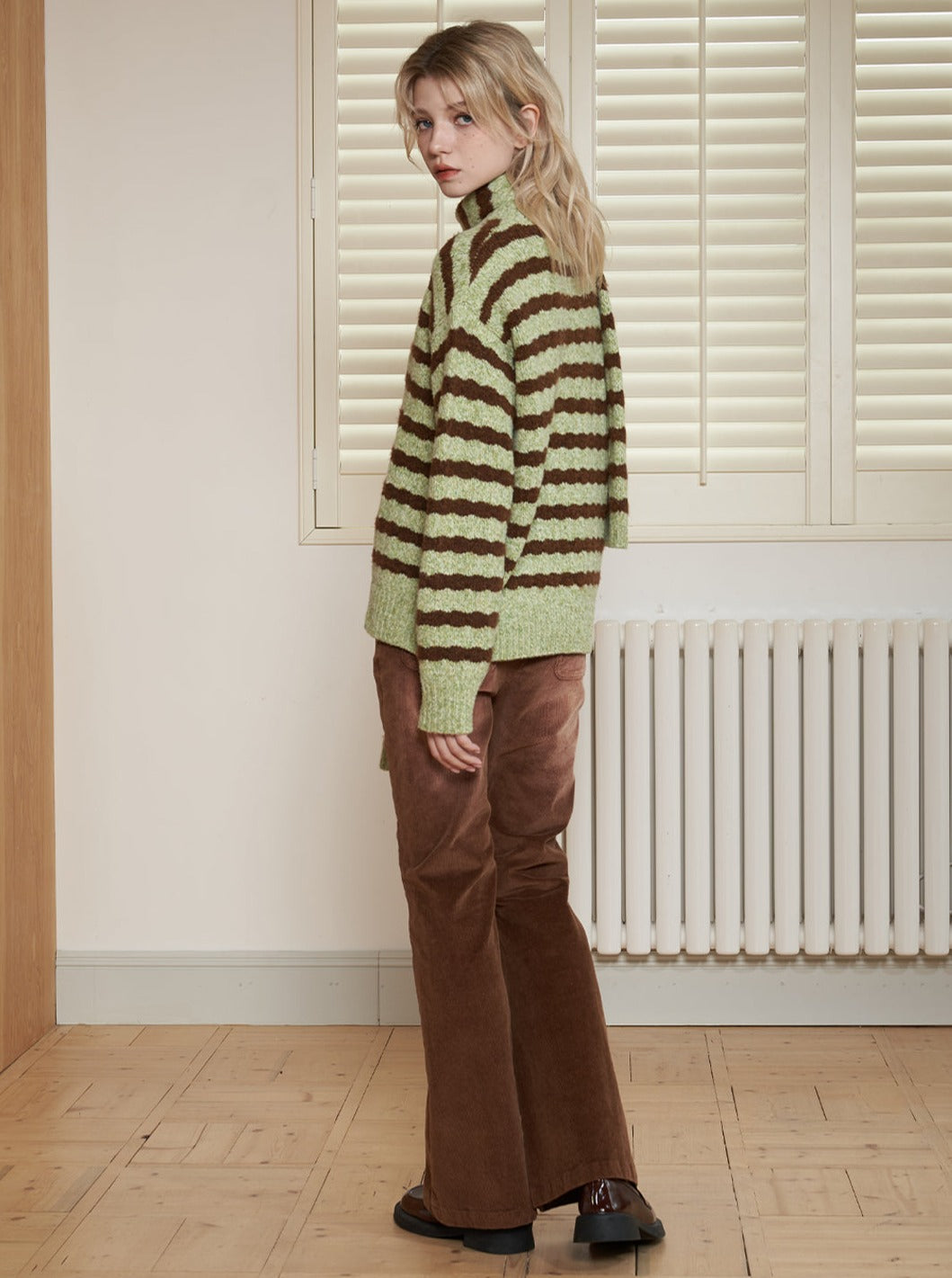 Retro green wavy striped sweater