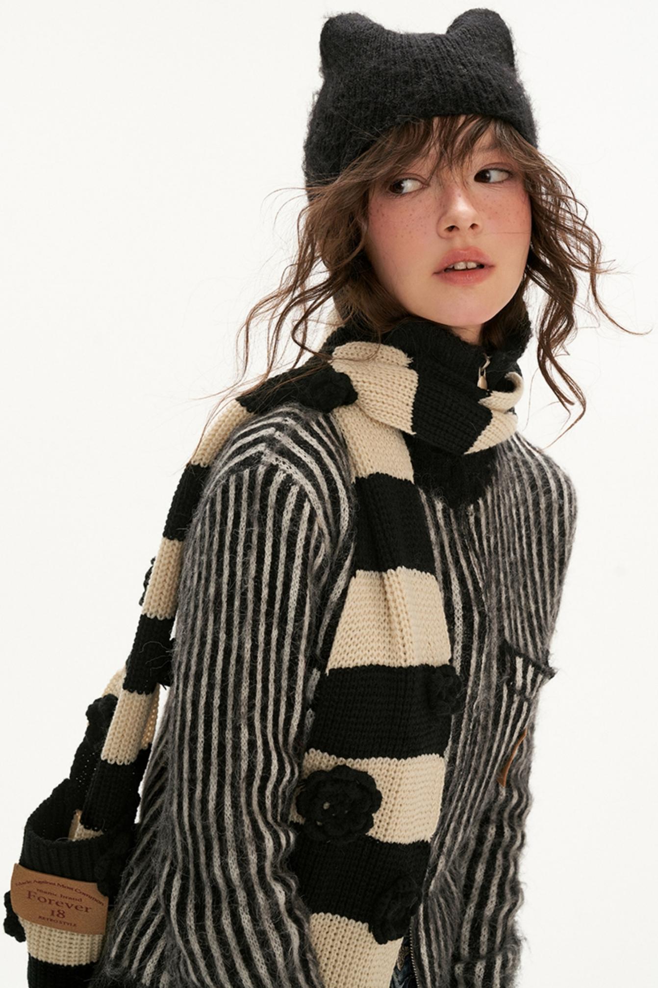 Hooded Grab Striped Sweater