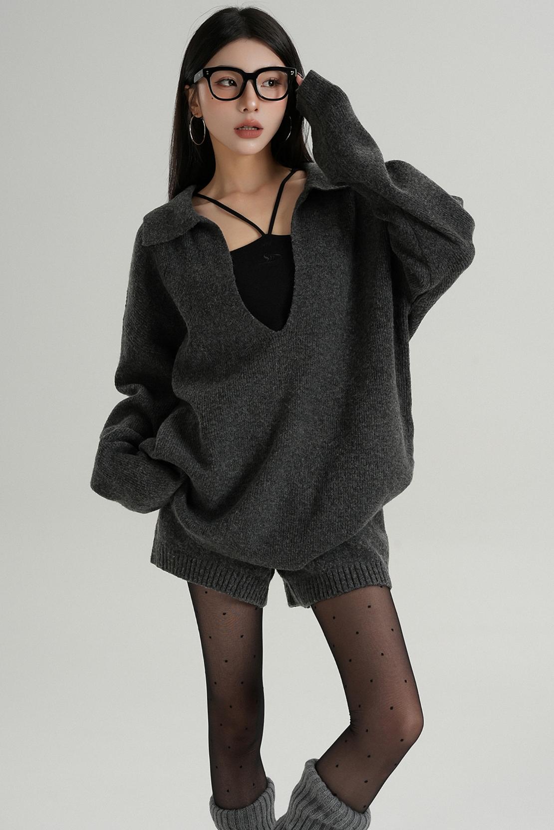 Niche Design V-Neck Sweater & Shorts Set-Up