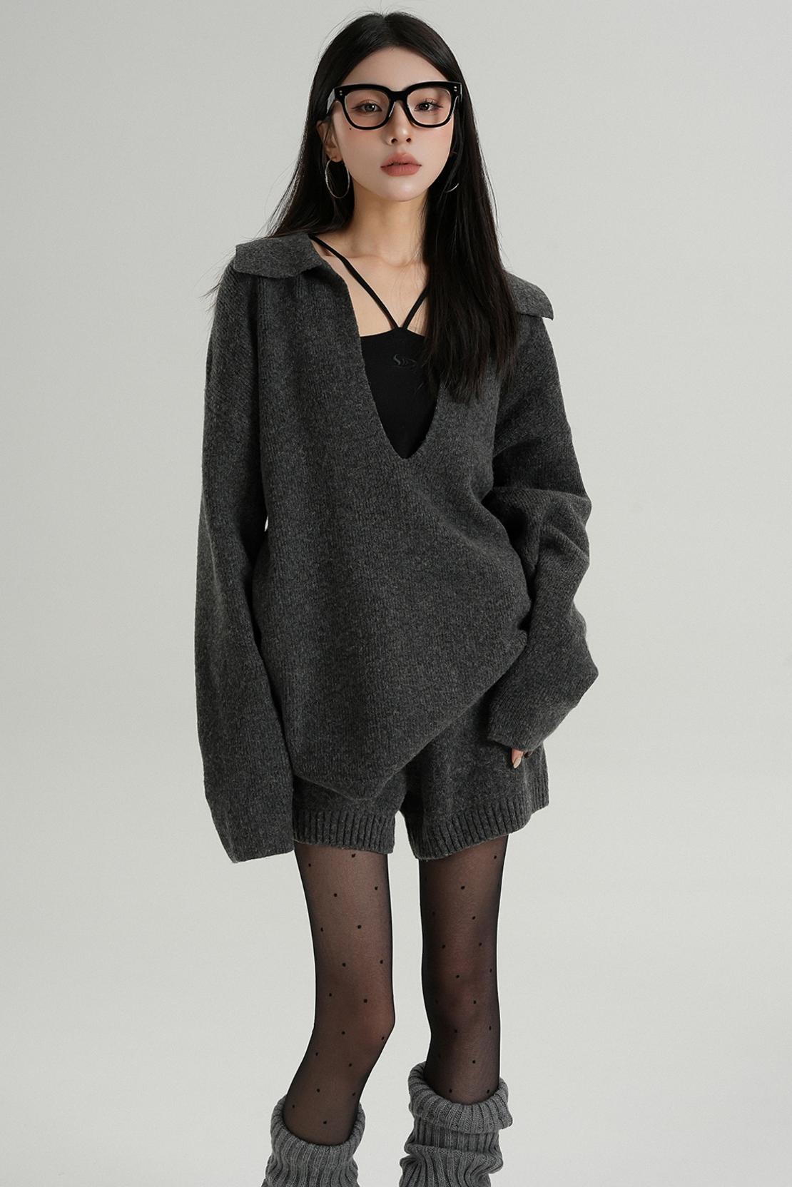 Niche Design V-Neck Sweater & Shorts Set-Up