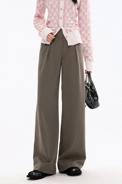 Relaxed Silhouette Mid-Rise Pants