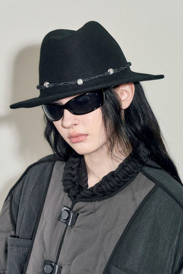 Handgewebte Perlenkette Wollmütze 