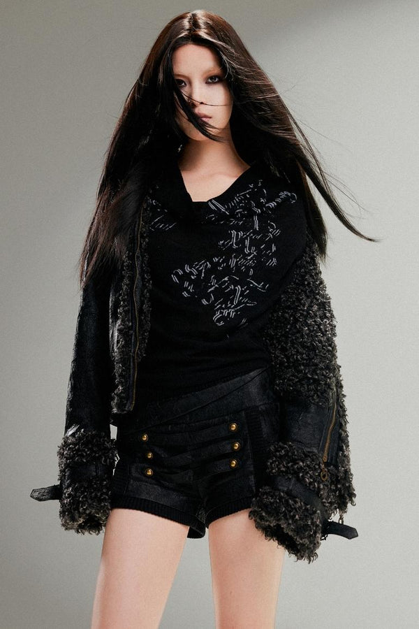 토템 프린트 스트레이트 넥라인 탑 