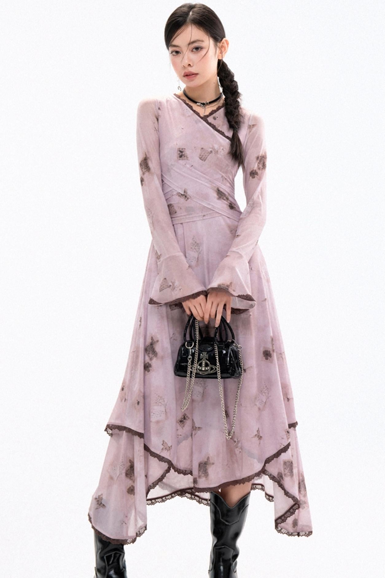 Robe à ourlet en pétales avec ombre de papillon 