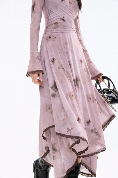 Robe à ourlet en pétales avec ombre de papillon 