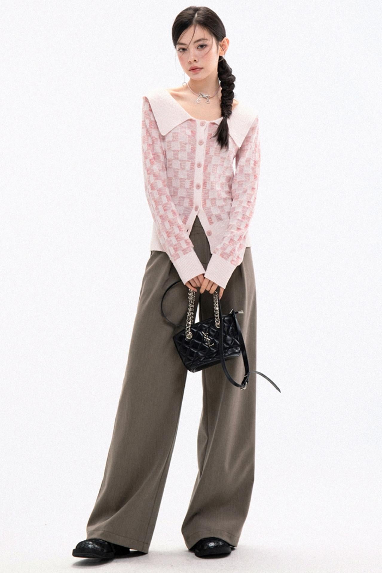 Relaxed Silhouette Mid-Rise Pants