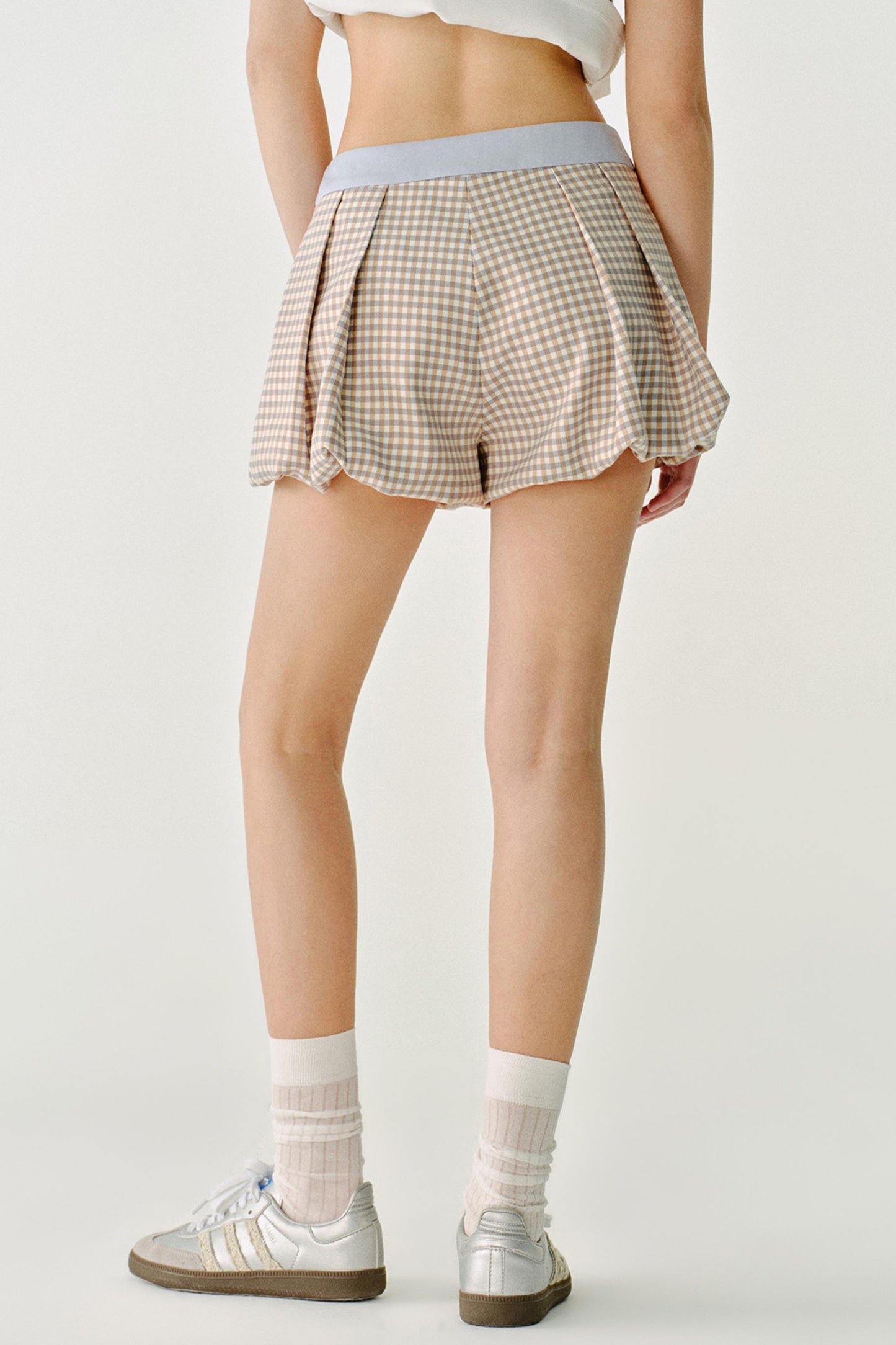 체크 패턴의 다용도 대조 A라인 반바지 