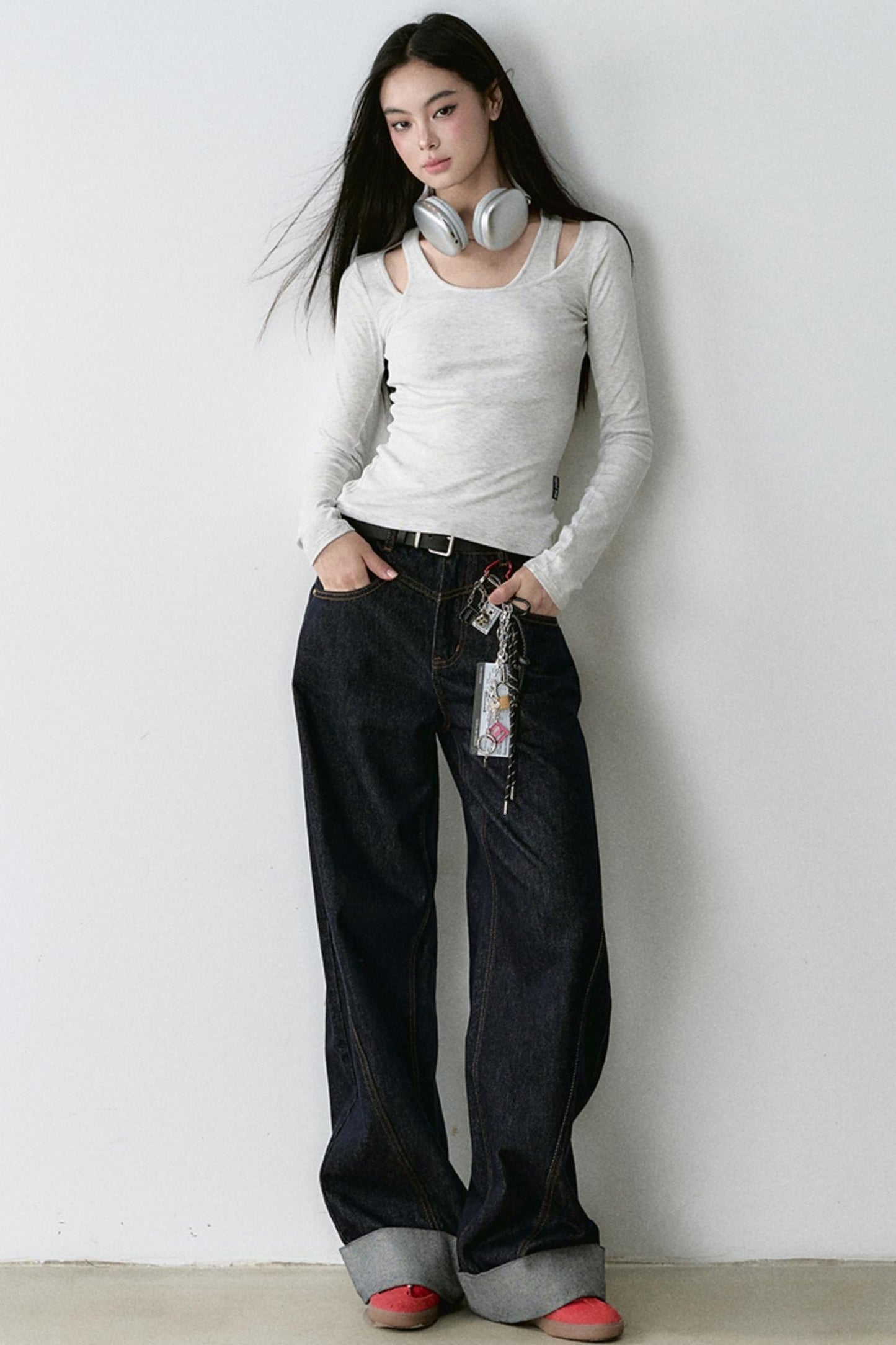 Base Shirt & Loose Cuffed Jeans Set-Up