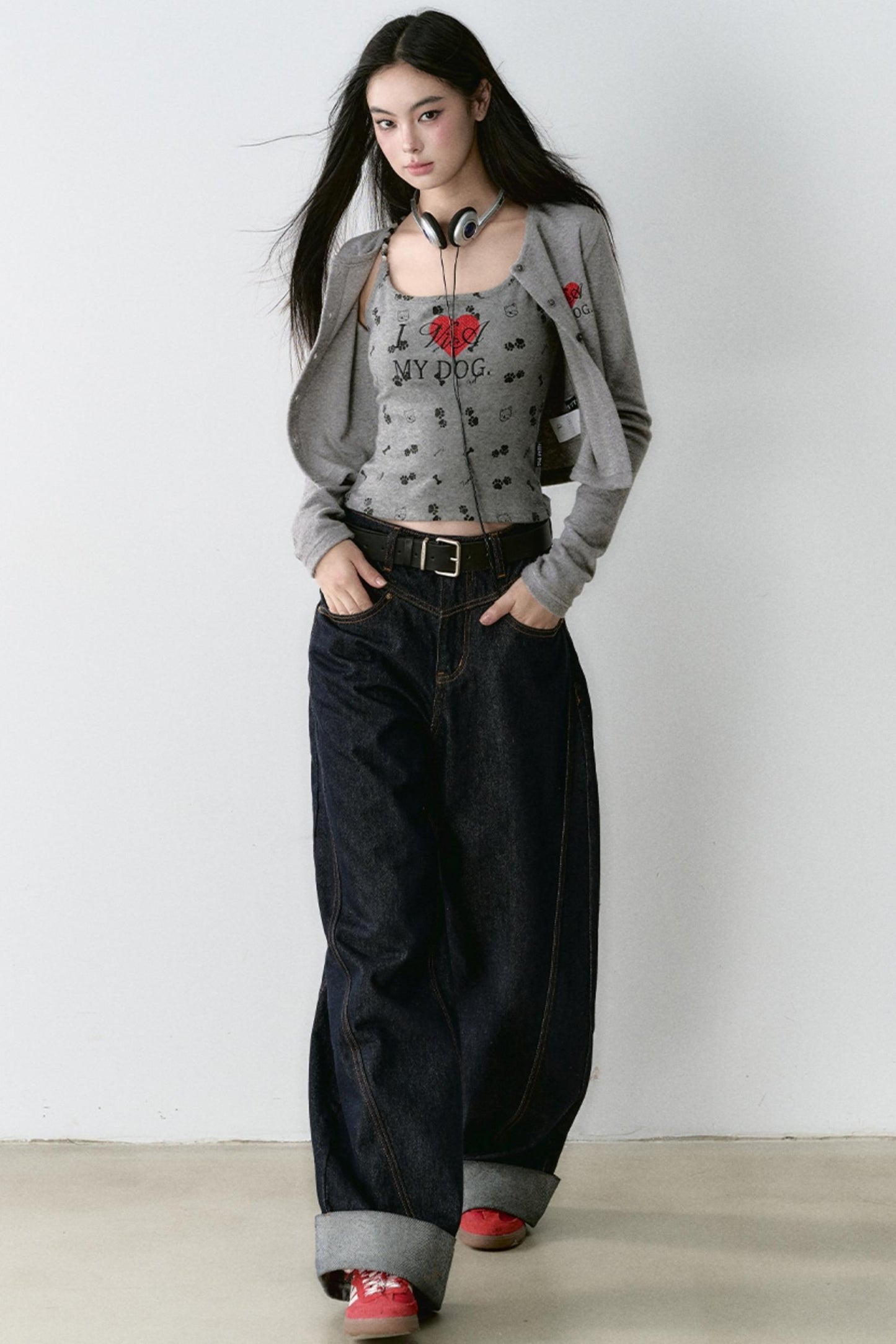 Base Shirt & Loose Cuffed Jeans Set-Up