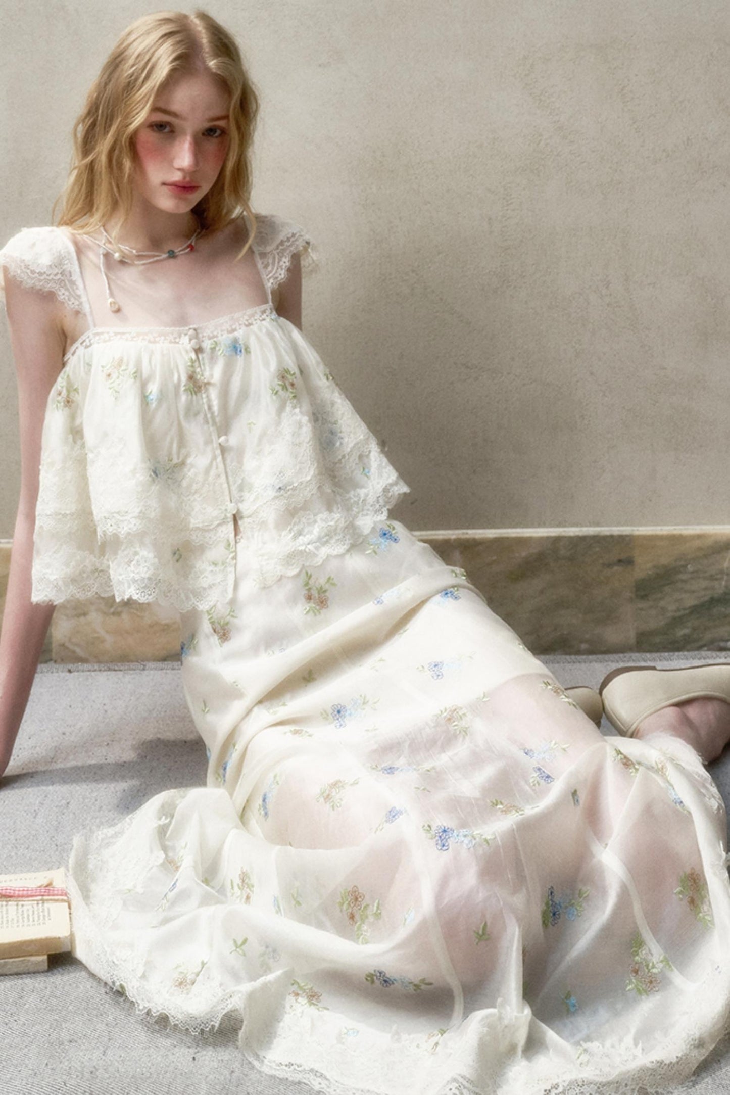 Airy Floral Ensemble Long Lace Skirt Set-Up